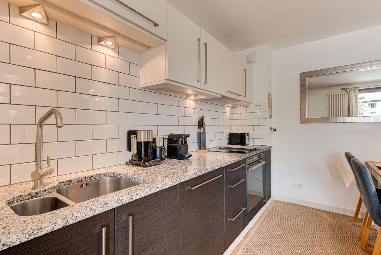 Apartment Cosmiques - Alpes Travel - Central Chamonix - Sleeps 4 Eksteriør billede