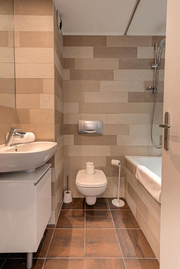 Apartment Cosmiques - Alpes Travel - Central Chamonix - Sleeps 4 Eksteriør billede