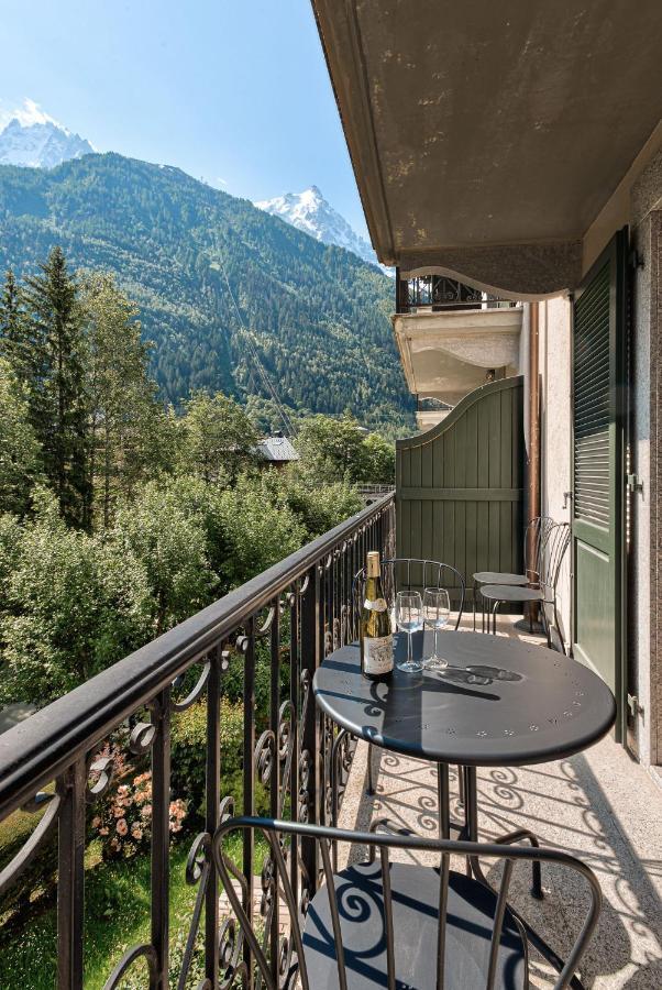 Apartment Cosmiques - Alpes Travel - Central Chamonix - Sleeps 4 Eksteriør billede